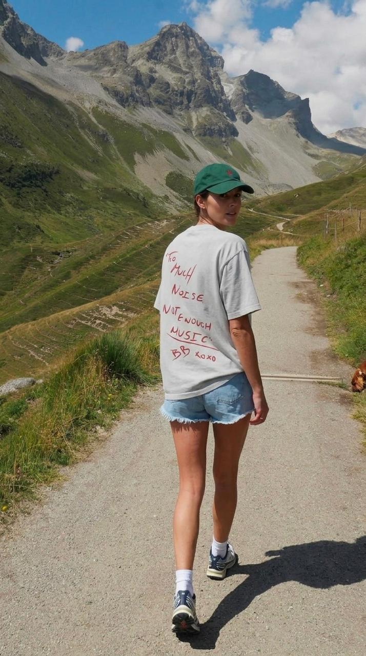 Playera BOKO — TOO MUCH NOISE